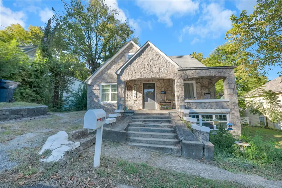 613 W South Avenue, Harrison, AR 72601 - #2