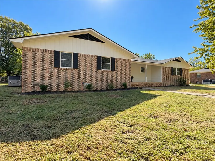 404 N Joplin Avenue, Russellville, AR 72801 - #2