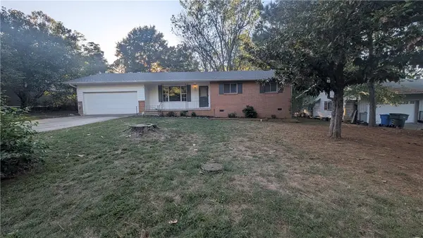 1351 N Stephens Avenue, Fayetteville, AR 72703