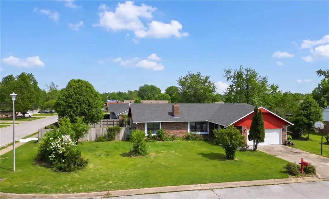 1725 S 15th Street, Rogers, AR 72758 - #1