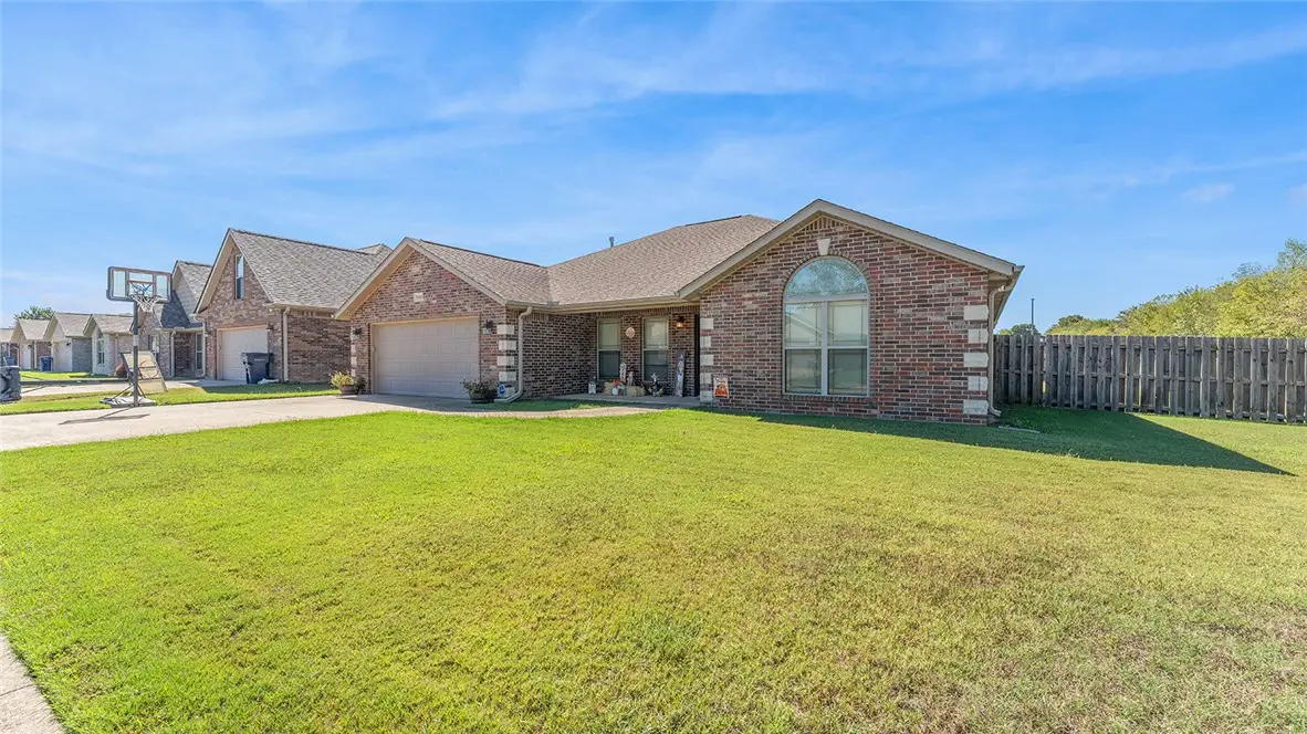 1910 N Midland Knoll Court, Siloam Springs, AR 72761 - #1