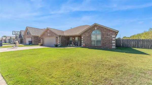 1910 N Midland Knoll Court, Siloam Springs, AR 72761