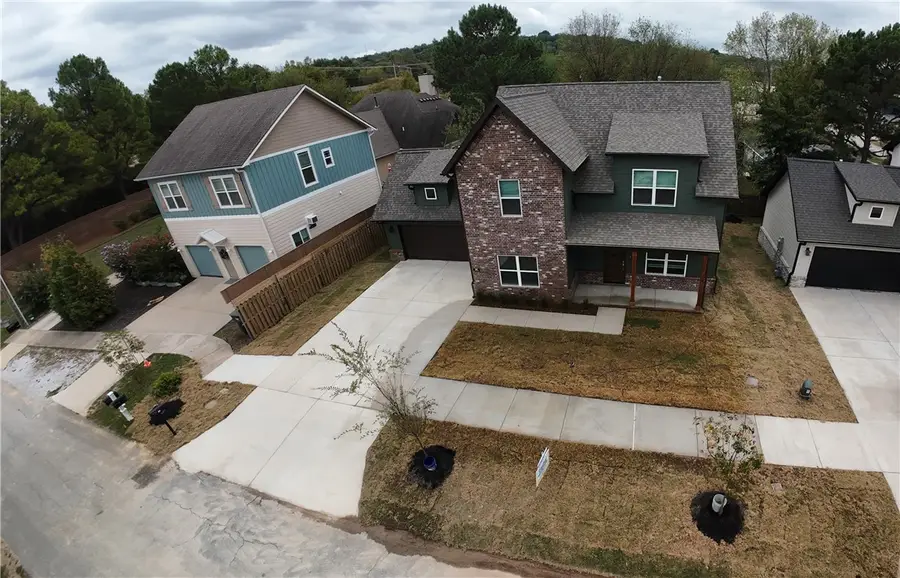 209 W Pear Street, Fayetteville, AR 72703 - #3