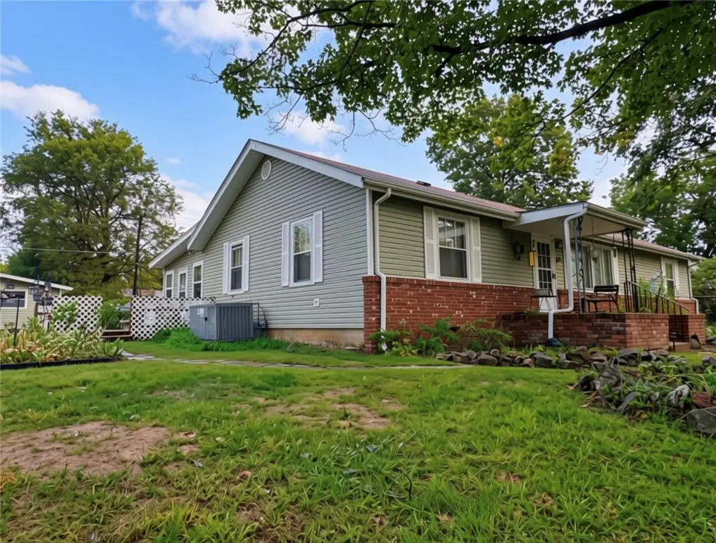 2147 E Laurel Street, Joplin, MO 64801 - #1