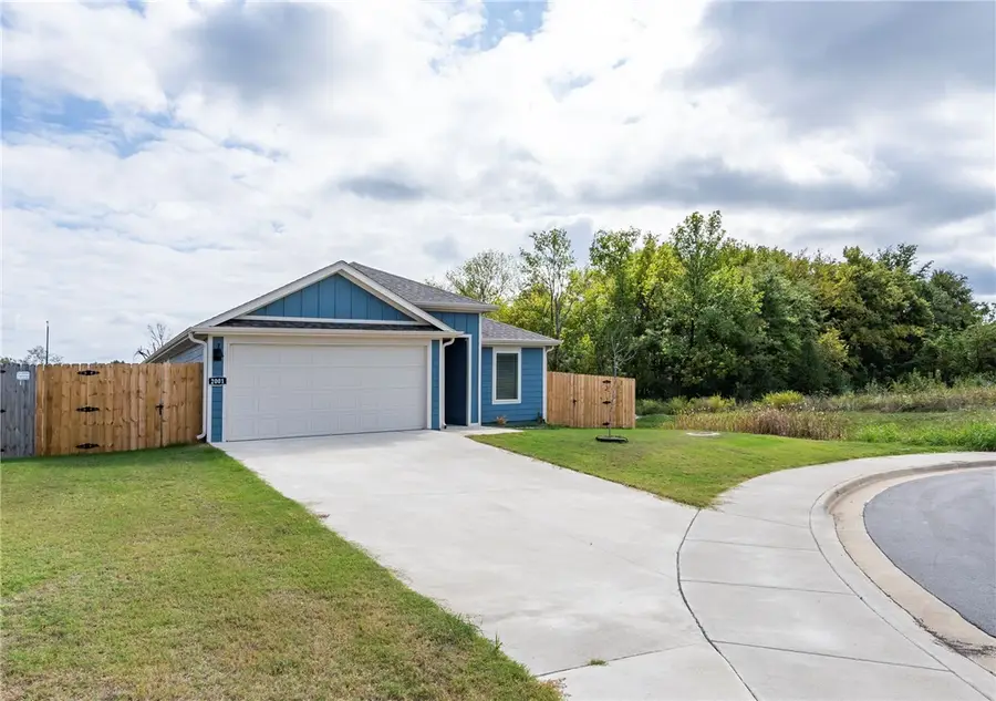 2001 N Fleetwood Lane, Siloam Springs, AR 72761 - #2