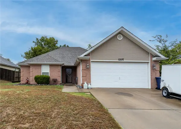 1207 E Ken Leach, Siloam Springs, AR 72761
