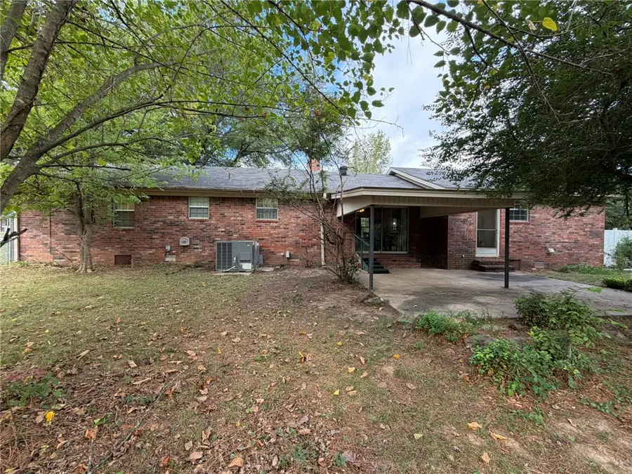 300 N Inglewood Avenue, Russellville, AR 72801 - #3