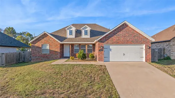 803 W Jillian Street, Siloam Springs, AR 72761