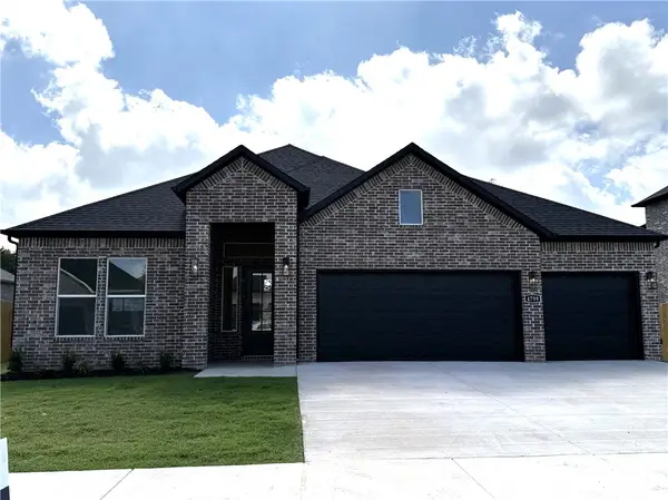 4745 W Succulent Street, Fayetteville, AR 72704