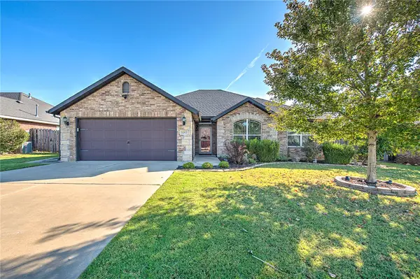 6203 S 39th Street, Rogers, AR 72758