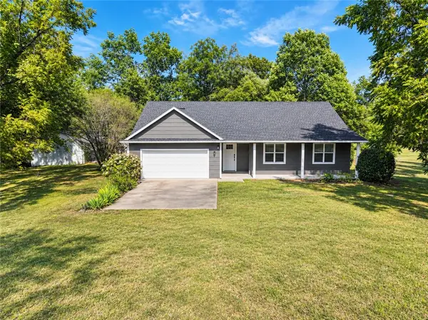 450 Elmwood Lane, Noel, MO 64854
