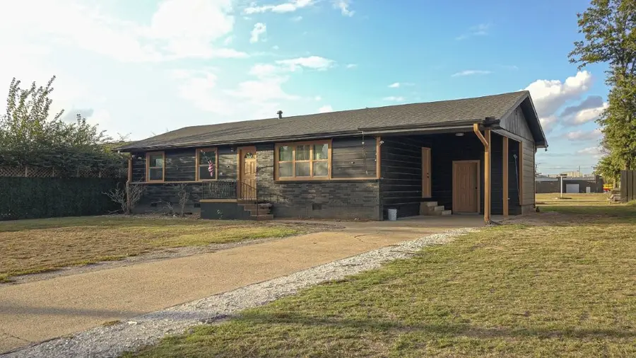 1617 W Poplar Street, Rogers, AR 72758 - #2