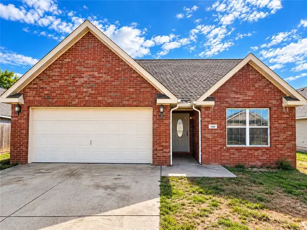 1202 E Courage, Siloam Springs, AR 72761