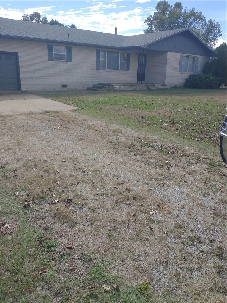 203 E 10th Street, Green Forest, AR 72638 - #1