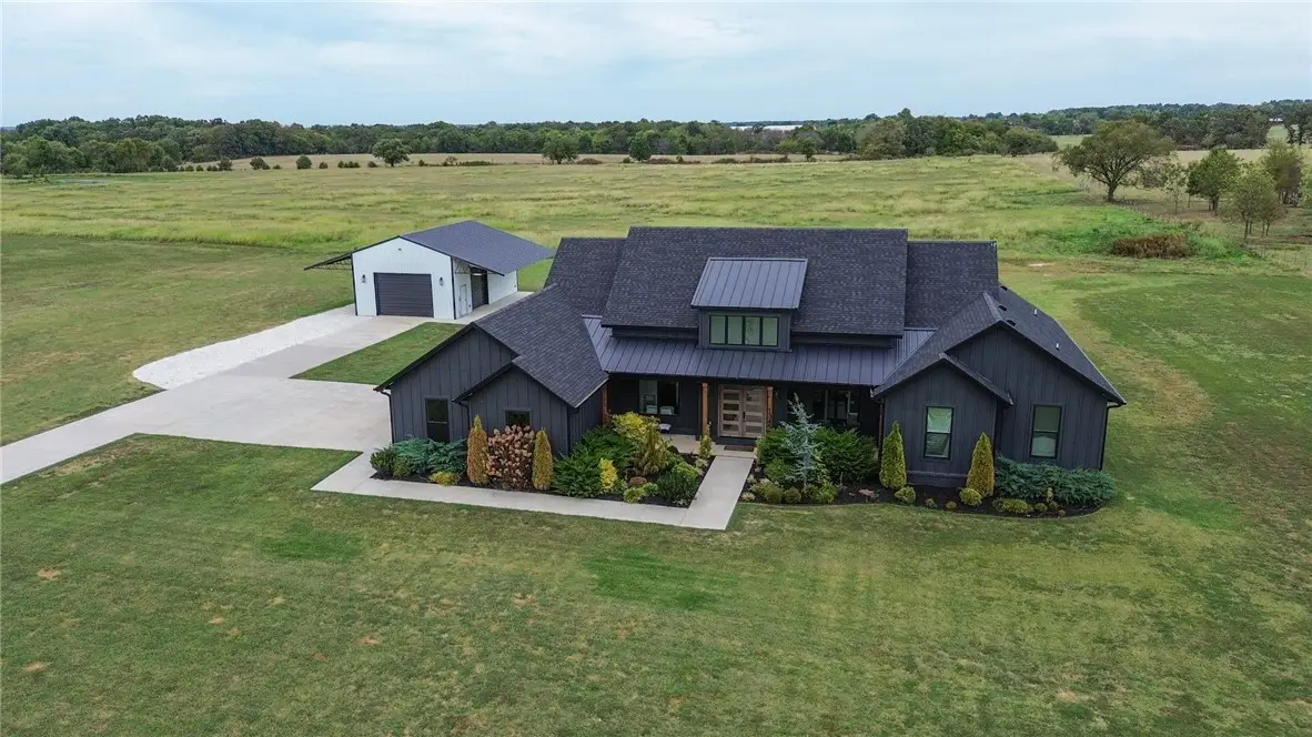 13458 S Ervan Beeks Road, Farmington, AR 72730 - #1