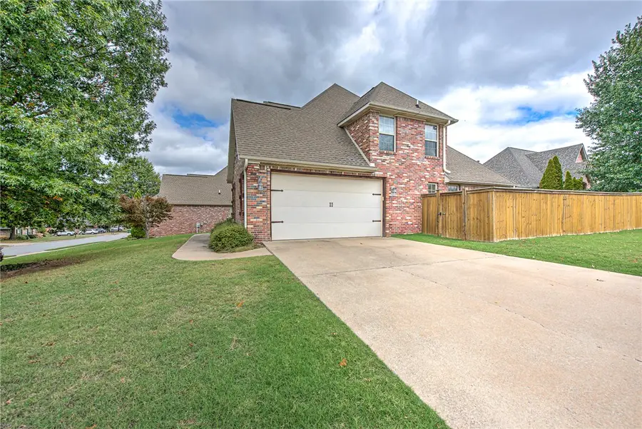 6425 S 44th Street, Rogers, AR 72758 - #2