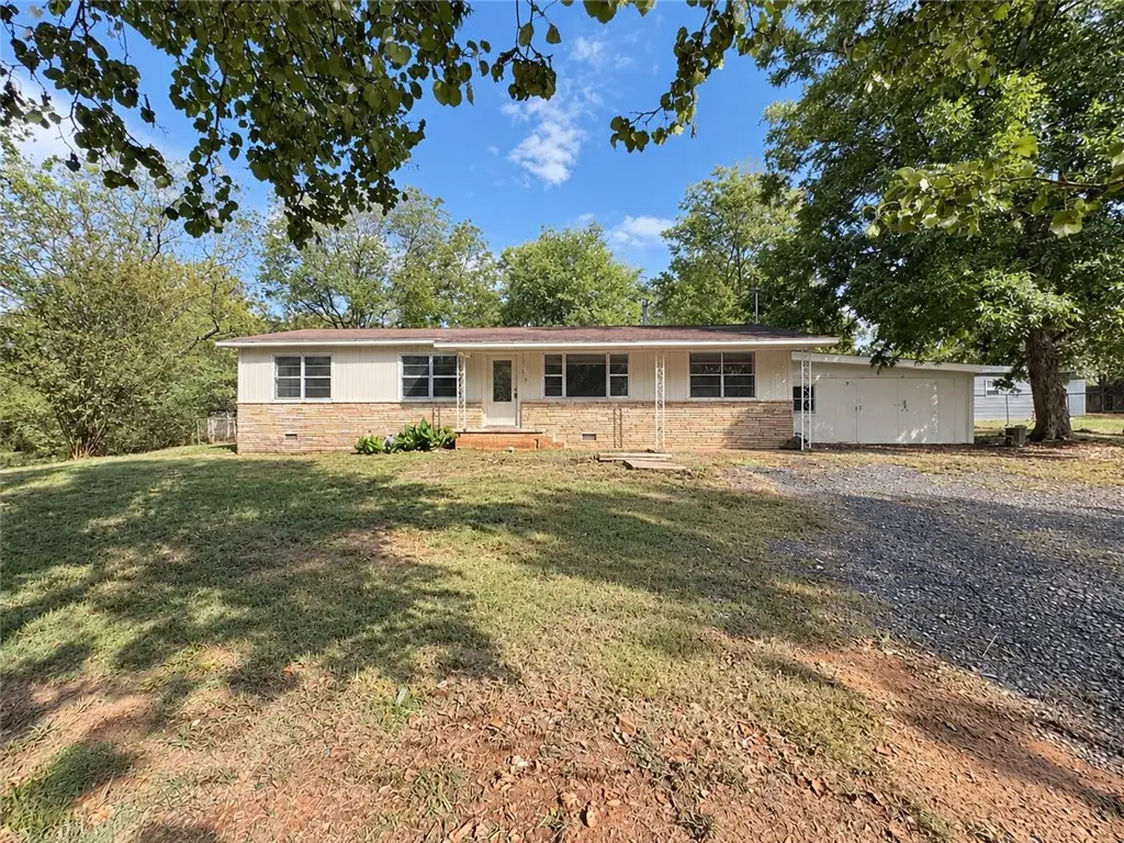 210 N Spring Street, Plainview, AR 72857 - #1