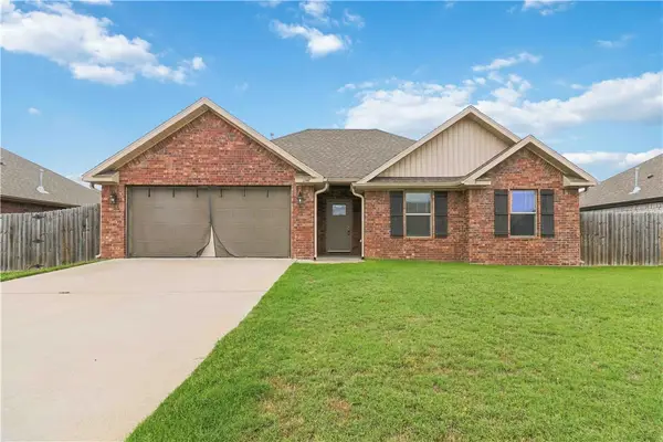 1742 Charismatic Drive, Prairie Grove, AR 72753