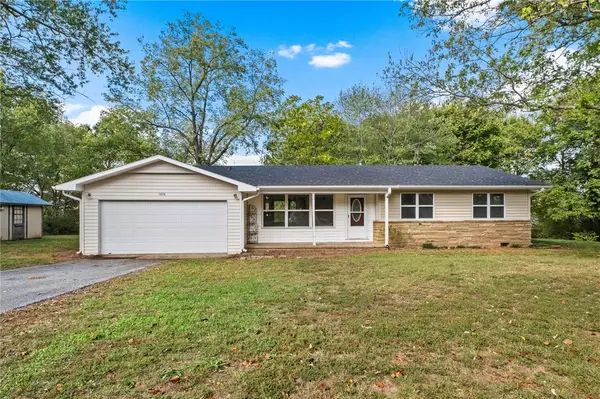 1735 S Hunt Lane, Fayetteville, AR 72701