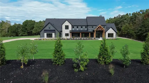 5210 W Weir Road, Fayetteville, AR 72704
