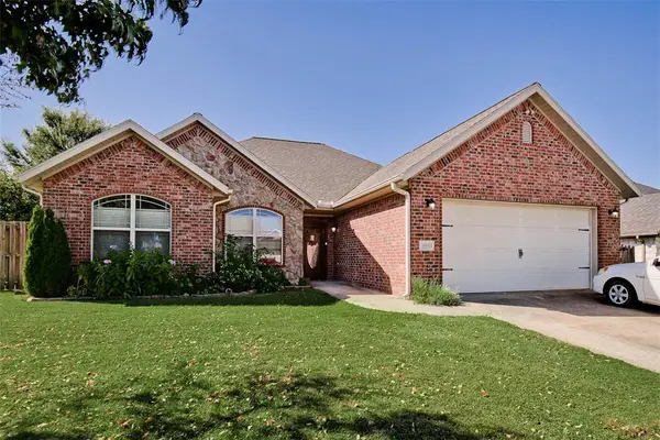 6310 S 37th Street, Rogers, AR 72758