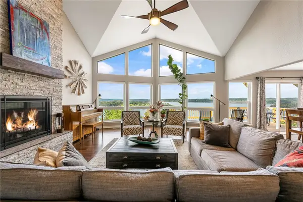 8 Clarice Drive, Rogers, AR 72756
