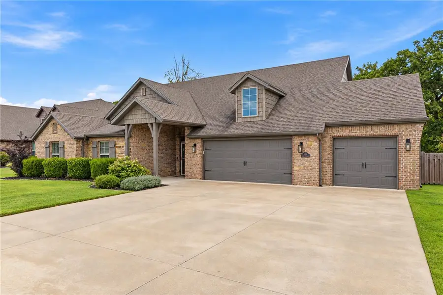 1061 Quail Hollow Drive, Bentonville, AR 72713 - #2
