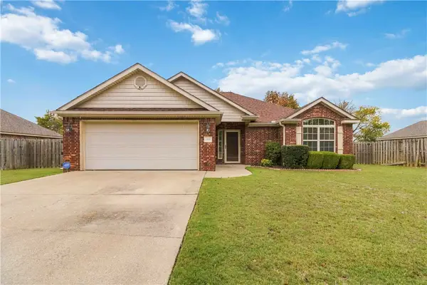4206 W Gascony Place, Fayetteville, AR 72704