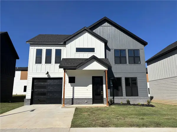 2605 W Berkeley Avenue, Rogers, AR 72758