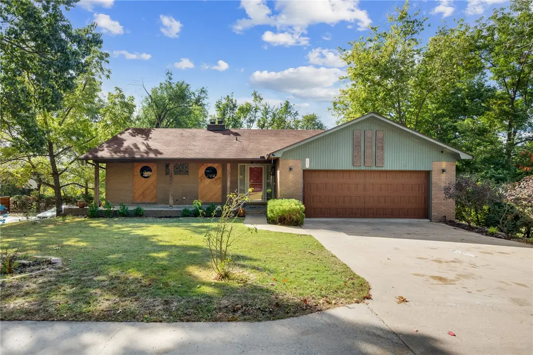 205 W Lakeview Drive, Springdale, AR 72764 - #1
