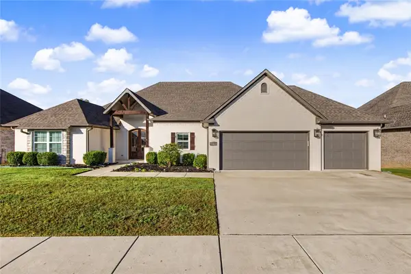 3736 Spyglass Hill Drive, Fayetteville, AR 72701