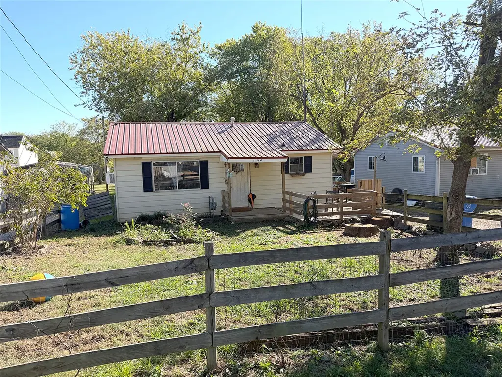 1018 S Washington Avenue, Fayetteville, AR 72701 - #1