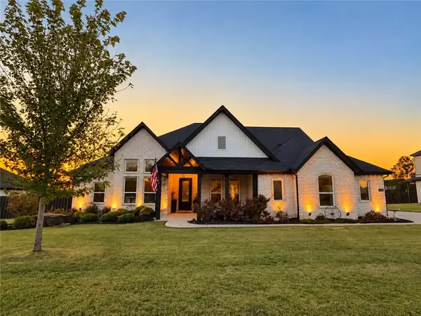 800 Flycatcher Trace, Elm Springs, AR 72762