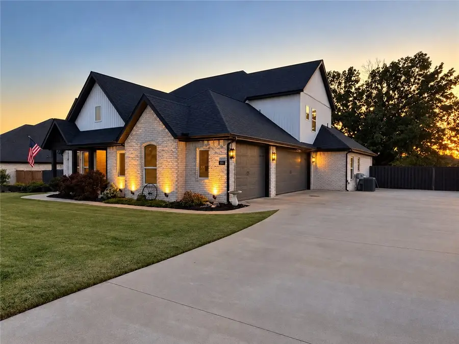 800 Flycatcher Trace, Elm Springs, AR 72762 - #2