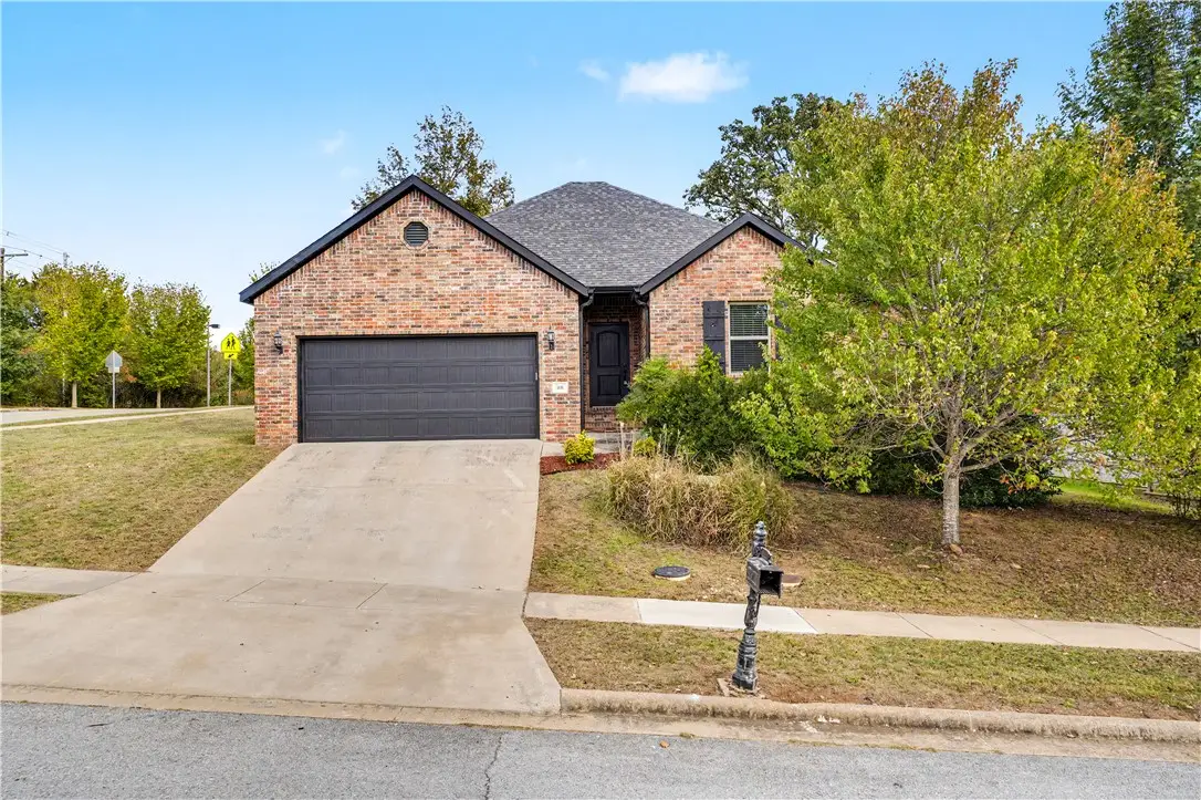 108 S Woodsprings Drive, Fayetteville, AR 72701 - #1