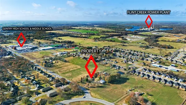 399 Pioneer Lane, Gentry, AR 72734
