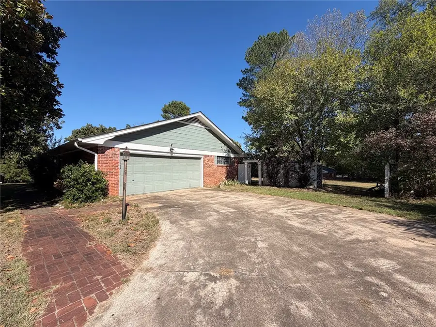 235 S Cumberland Avenue, Russellville, AR 72801 - #3