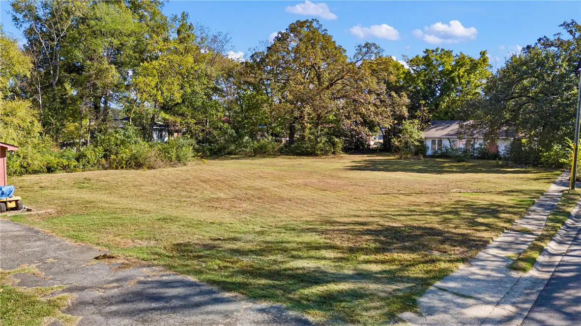 210 W J Street, Russellville, AR 72801 - #1