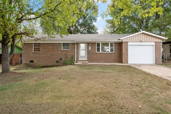 407 W Wren Circle, Fayetteville, AR 72704