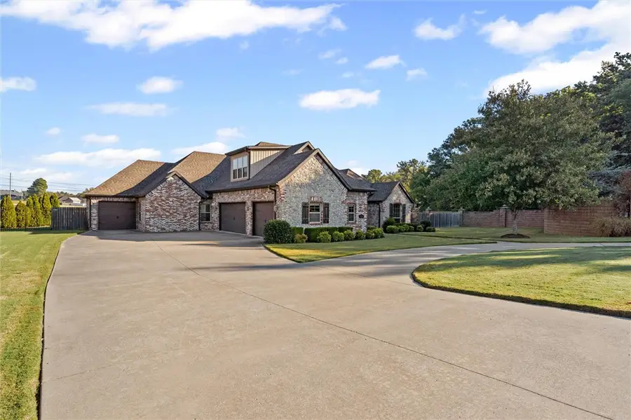 174 Arlington, Tontitown, AR 72762 - #3