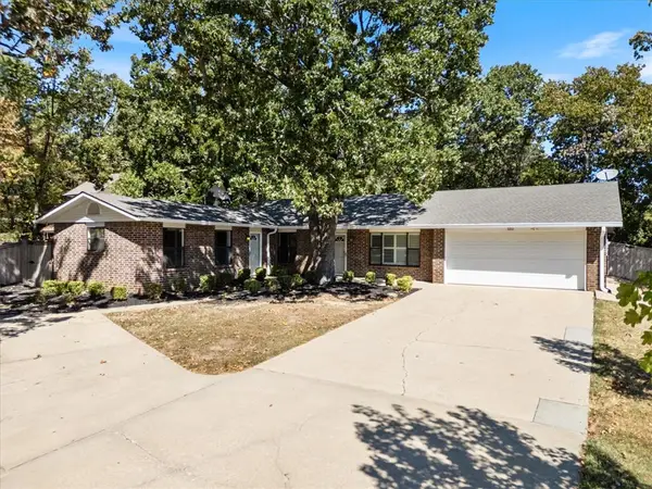 880 E Birwin Street, Fayetteville, AR 72703