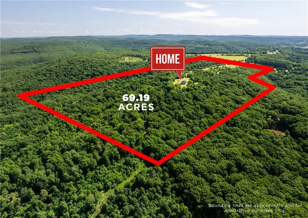 10022 W Devils Den Road, Winslow, AR 72959