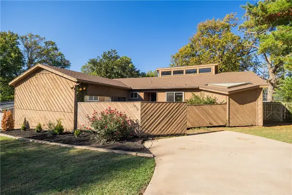 1818 W Ora Drive, Fayetteville, AR 72701