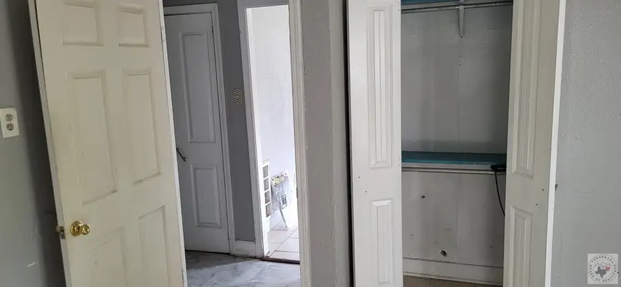 7 Meade Place, Hooks, TX 75561 - Image #2