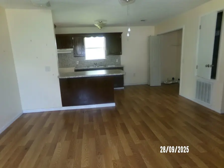 209 Clermont Dr, Nashville, AR 71852 - Image #3