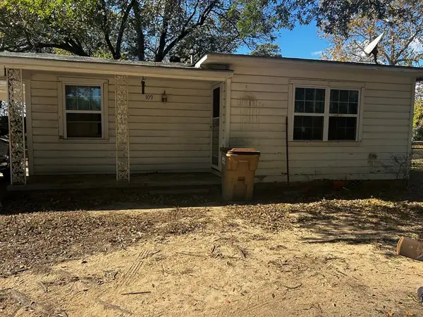 109 E 7th Street, Hooks, TX 75561