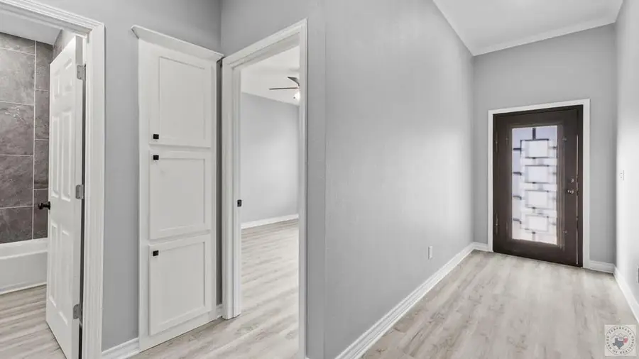 105 Oak St, Maud, TX 75567 - Image #2