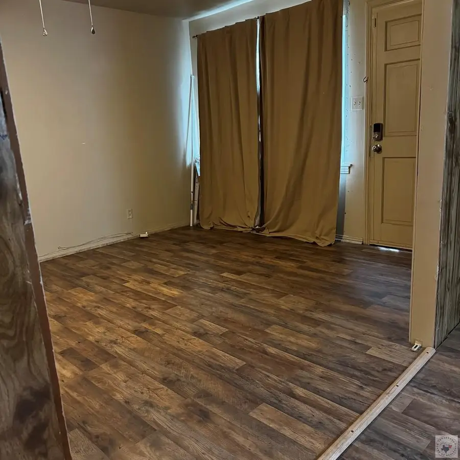 211 Shellwood Dr, Wake Village, TX 75501 - Image #3