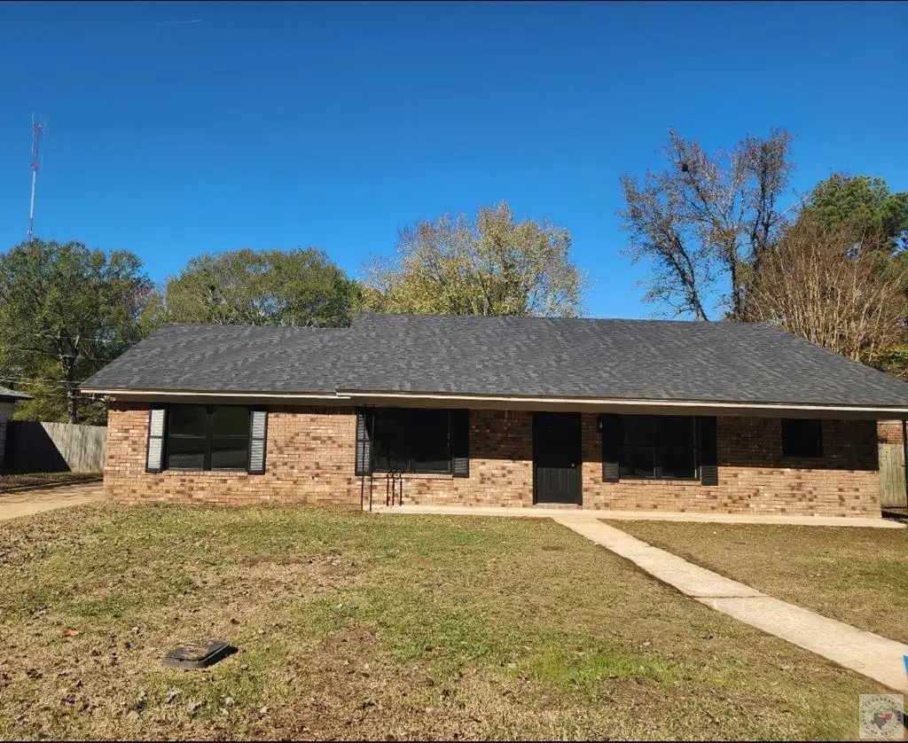 813 Elaine, Wake Village, TX 75501 - Image #1