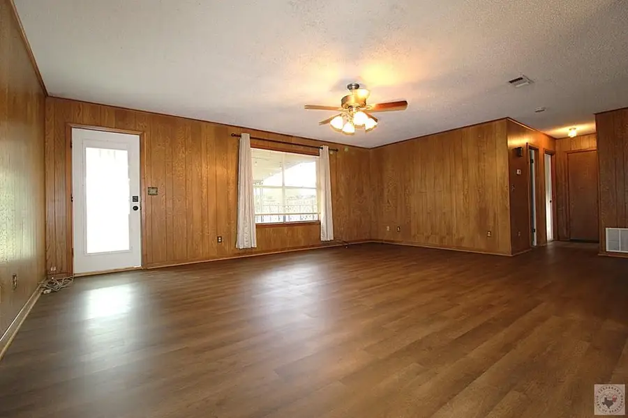 6 Vernon, Hooks, TX 75561 - Image #2